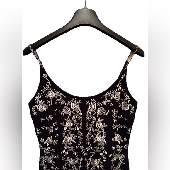 Maggy London Dresses & Skirts - Maggy London Black Dress with Embroidered White Floral Accents